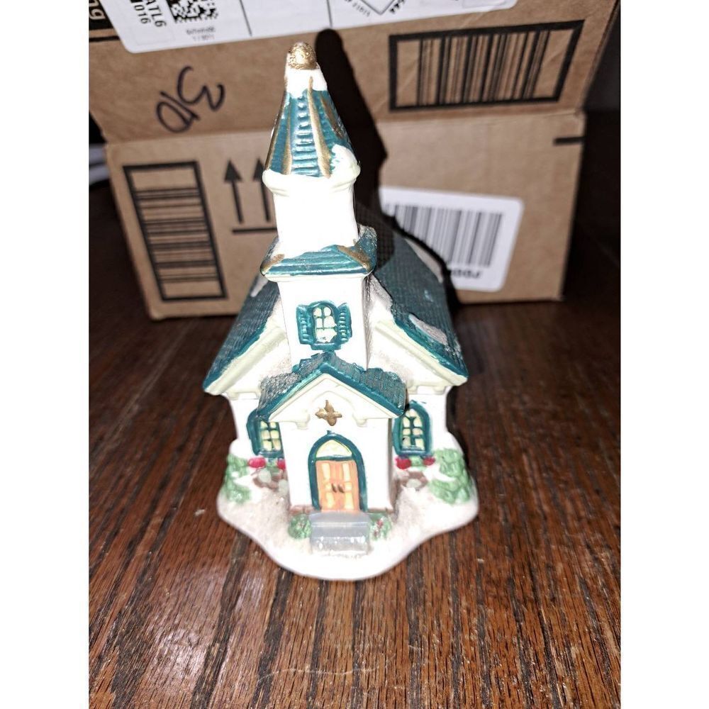 Vintage 2003 Cobblestone Corners Christmas Holiday Light Village Church Building